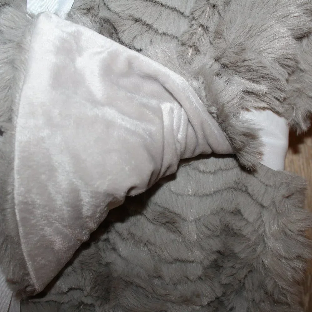 NWT‎ UGG PLUSH FUR WAVE THROW TAN 50 X 70